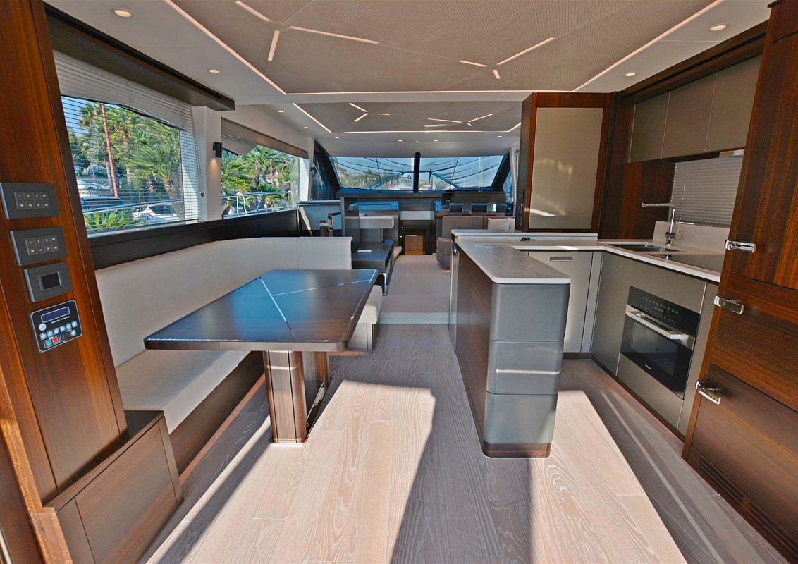 Продается моторная яхта Sunseeker Manhattan 68